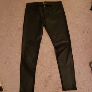 Skinny faux leather pants
